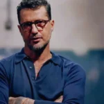 Perché Fabrizio Corona deve pagare 17.500 euro per aver abbandonato un SUV a noleggio in autostrada